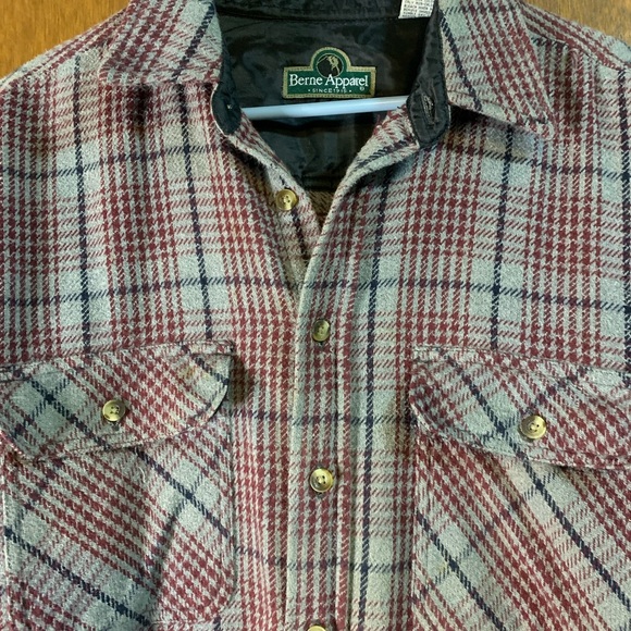 Berne Apparel Size Large Gray/Red Plaid Button Down Cotton Flannel - Picture 2 of 6